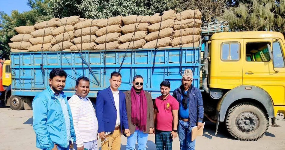 বাংলাবান্ধা দিয়ে আরও ৪২ মেট্রিক টন আলু গেল নেপালে